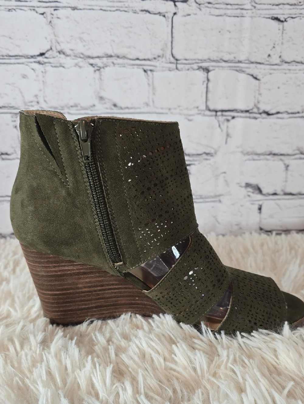 Market & Spruce Olive Green Suede Perforated Wedge Peep-Toe Bootie Size 8.5